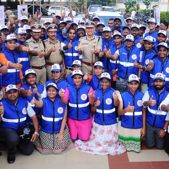 Volunteer-Support-from-Efftronics-to-Vijayawada-City-Police-Traffic-Warden-Organization
